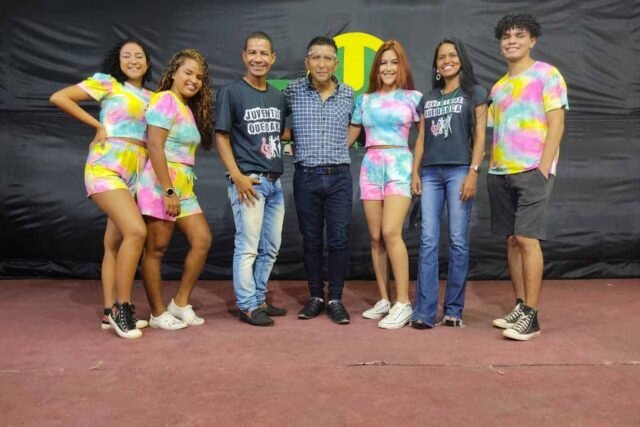 Apresentação na TV Universitária – Bolívia